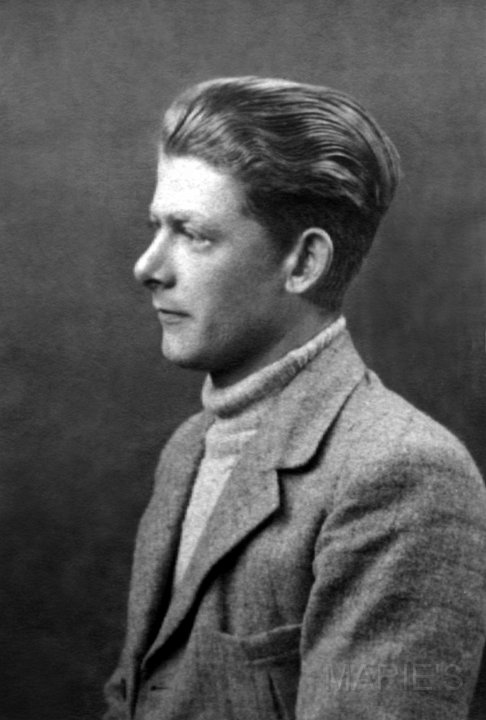 PETER portrait.jpg